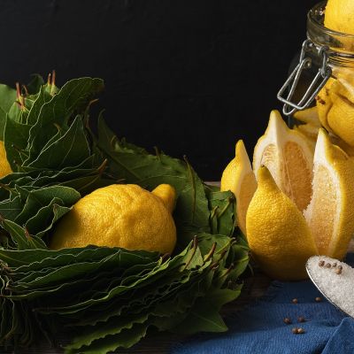 Πάρτε ένα λεμόνι και καρφώστε φύλλα δάφνης - Ο λόγος που αξίζει να δοκιμάσετε αυτό το απλό κόλπο