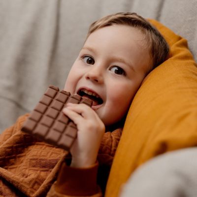 Ποια είναι η κατάλληλη ηλικία να δώσεις σοκολάτα στο παιδί σου;