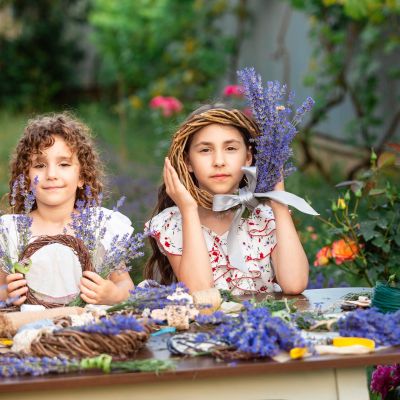 Μαγιάτικο στεφάνι: 4 τρόποι να το φτιάξετε με τα παιδιά σας