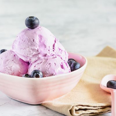 Παγωτό με μύρτιλα - Δεν χρειάζεστε παγωτομηχανή παρά μόνο 5 υλικά και ένα κατσαρολάκι