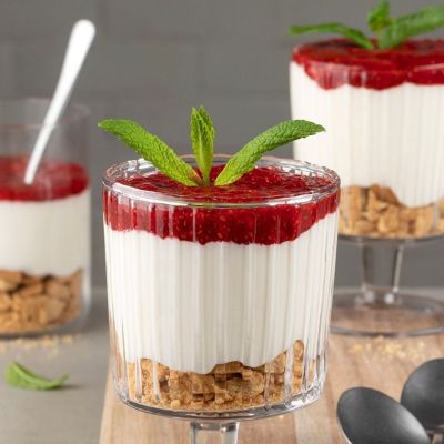 Healthy cheesecake... γίνεται; Ναι, με αυτή τη συνταγή με μαρμελάδα φράουλα-τσία