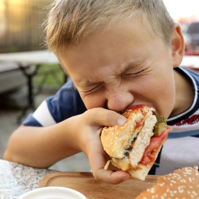 11 τροφές πλούσιες σε φυτικές ίνες (και συνταγές) που τα παιδιά θα φάνε πραγματικά