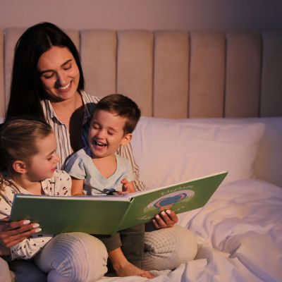 Έρευνα: Οι γονείς της Gen Z λένε «όχι» στα παραμύθια πριν τον ύπνο