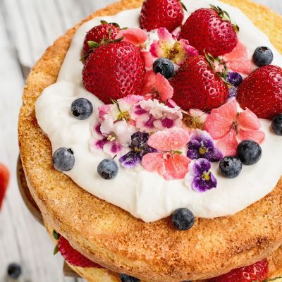 Γλυκά ή λουλούδια; Και τα δύο! Δες τις πιο όμορφες συνταγές για τη μαμά