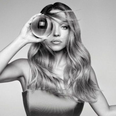 Live your Life in Gloss: Το «μυστικό» για να αποκτήσεις τα λαμπερά μαλλιά της Sydney Sweeney