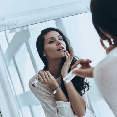 Γονιμότητα σε κίνδυνο: Τι κρύβεται στα καλλυντικά και τα πλαστικά που χρησιμοποιείτε;