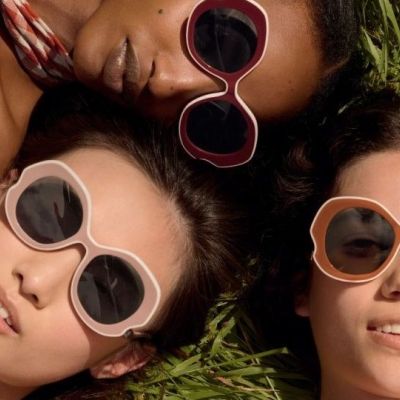 Φέτος την άνοιξη go green με γυαλιά ηλίου που θα τραβήξουν όλα τα βλέμματα