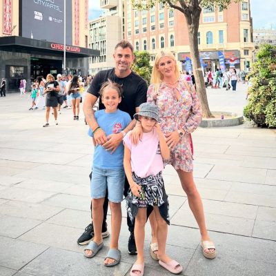 Ο Στέλιος Χανταμπάκης κάνει ποδήλατο με την κόρη του στους δρόμους της Ισπανίας