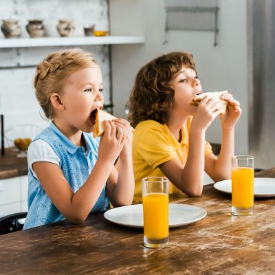Γρήγορα και νόστιμα: 5 συνταγές για γεύματα χωρίς μαγείρεμα που κάθε μαμά πρέπει να γνωρίζει