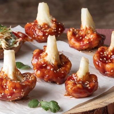 Τραγανά wings από κουνουπίδι με σαλάτα coleslaw