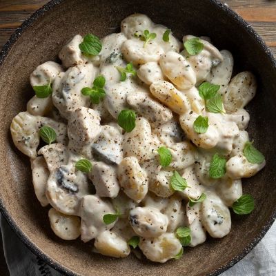 Nιόκι με κοτόπουλο, λευκή σάλτσα και λάδι τρούφας