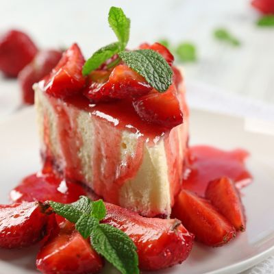 Πανεύκολο cheesecake φράουλας με πέντε υλικά και πλούσιο σε πρωτεΐνη