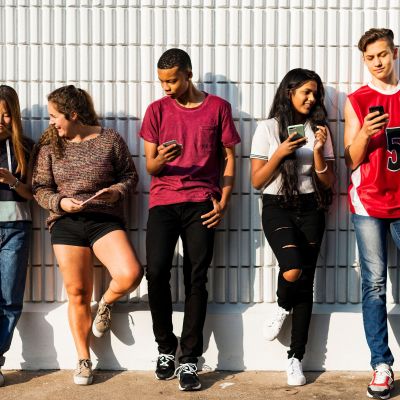 Social media και άγχος: Τι μπορούν να κάνουν οι γονείς για την ψυχική υγεία των παιδιών