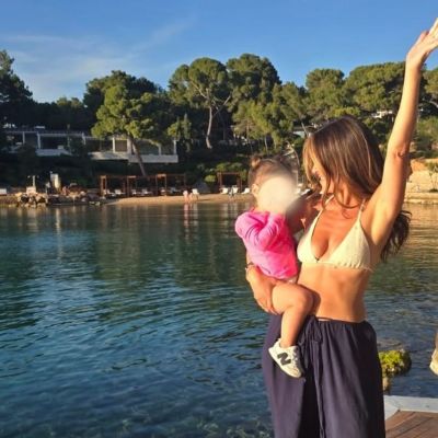 Από την Αμερική στην πατρίδα: Η Μαρία Μενούνος με την κόρη της στην Ελλάδα για ολιγοήμερες διακοπές