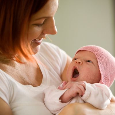 Πώς αναπτύσσεται η όραση του μωρού σου από τη γέννησή του ως το 1ο έτος;