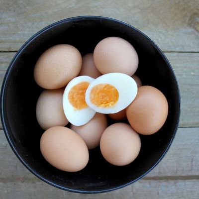 Γιατί πρέπει να βράζετε τα αβγά με λίγο ξίδι