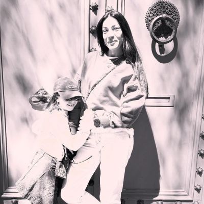 Μικρή fashionista! Η κόρη της Ήβης Αδάμου με trendy εμφάνιση και double top knot χτένισμα