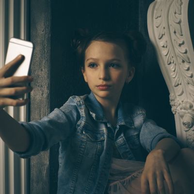 Ναι, τα μέσα κοινωνικής δικτύωσης ίσως προκαλούν κατάθλιψη στα παιδιά, σύμφωνα με νέα μελέτη