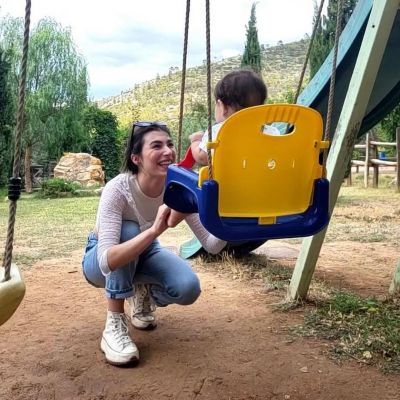 Τρυφερή στιγμή: Η Χρύσα Μιχαλοπούλου και ο γιος της κοιμούνται μαζί στην ίδια στάση