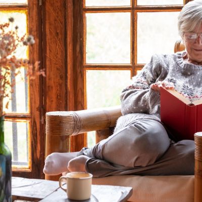 10 αντικείμενα στο σαλόνι της γιαγιάς που ίσως έχουν μεγάλη αξία