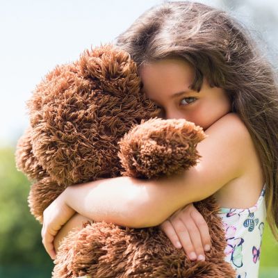 13 σημάδια ότι το παιδί σας ίσως κρύβει τα αληθινά του συναισθήματα