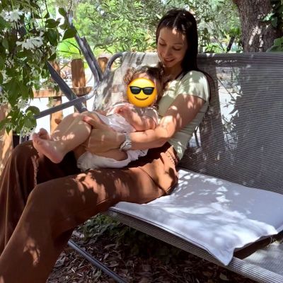 Με τα «Καβουράκια» της Μαρίνας Σάττι συνόδευσε τις νέες φώτο με την κόρη της η Δήμητρα Βαμβακούση