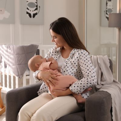 Όταν η μαμά τραγουδά, το μωρό ησυχάζει: Μύθος ή αλήθεια;