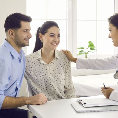 Μπορεί η Τεχνητή Νοημοσύνη να βοηθήσει τα υπογόνιμα ζευγάρια να αποκτήσουν παιδί;