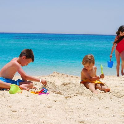 7 πειράματα στην άμμο που θα ξετρελάνουν τα παιδιά σου αυτό το καλοκαίρι