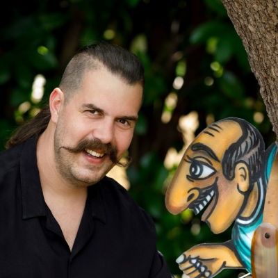 Ο Καραγκιόζης επιστρέφει στον Κήπο του Μεγάρου – με όχημα την «Ειρήνη» του Αριστοφάνη!