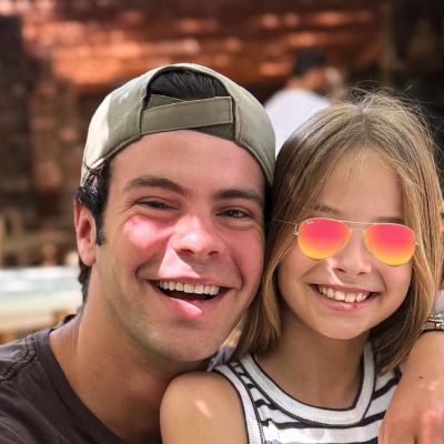 Άγγελος Λάτσιος: Η αδυναμία στην μικρή του αδελφή δεν κρύβεται – Οι νέες φώτο από την Άνδρο