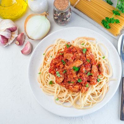 Το καλοκαιρινό φαγητό που θα αγαπήσει όλη η οικογένεια – Τονομακαρονάδα