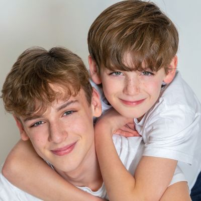 Η κρίση των αγοριών στις ηλικίες των 5 και 15 ετών: Τι πραγματικά συμβαίνει, σύμφωνα με ειδικό