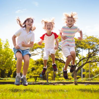 «Μαμά, μπορώ να πάω μόνος μου;» - Σε ποια ηλικία μπορείς να πεις το «ναι»