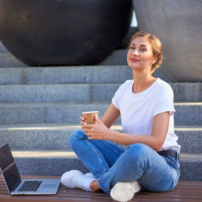 8 καθημερινές συνήθειες που βοηθούν τις μαμάδες να παραμένουν ψυχικά δυνατές