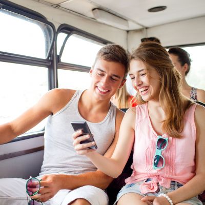 Προστατεύεις ή «πνίγεις» το παιδί σου; Η αλήθεια που κανείς δεν θέλει να ακούσει