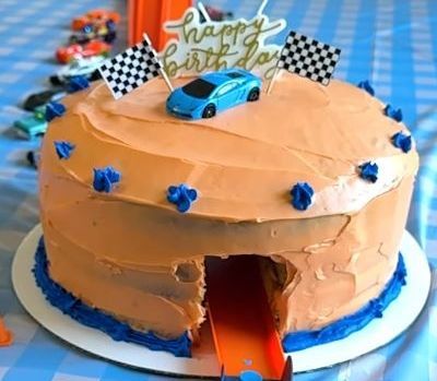 Πάρτι με θέμα τα αυτοκινητάκια: Πώς θα φτιάξετε την πιο εντυπωσιακή τούρτα