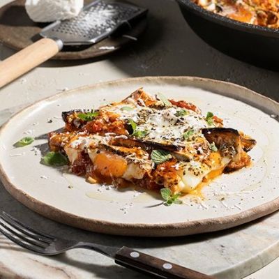 Θέλετε μια καλοκαιρινή συνταγή; Φτιάξτε καγιανά με μελιτζάνα και φέτα