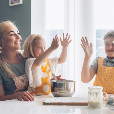 6 καλοκαιρινά σνακ που μπορείτε να φτιάξετε μαζί με τα παιδιά σας στο σπίτι