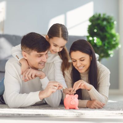 6 απλοί τρόποι για να διδάξετε στο παιδί σας την αξία της αποταμίευσης