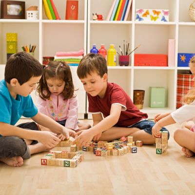 Καύσωνας και παιδιά στο σπίτι; 5 παιχνίδια για ατελείωτη διασκέδαση μακριά από οθόνες