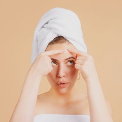 Ακμή στην εγκυμοσύνη: Γιατί συμβαίνει και πώς θα απαλλαχτείς από τα σπυράκια;