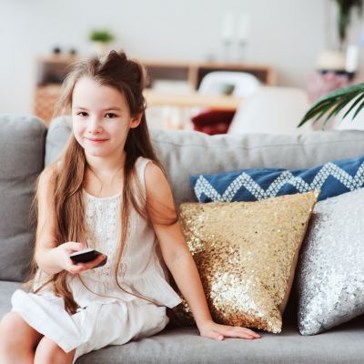 Ποια είναι η κατάλληλη ηλικία για να μείνει το παιδί μόνο του στο σπίτι;