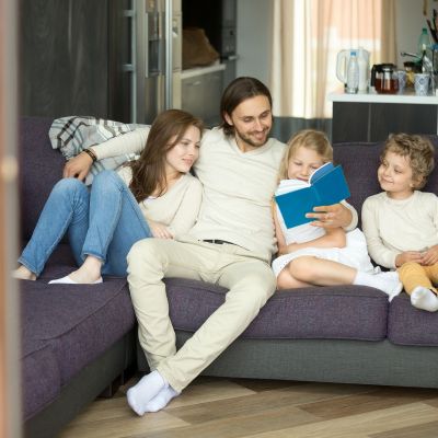 Πώς να κρατήσεις το μυαλό του παιδιού σε εγρήγορση χωρίς να του χαλάσεις το καλοκαίρι