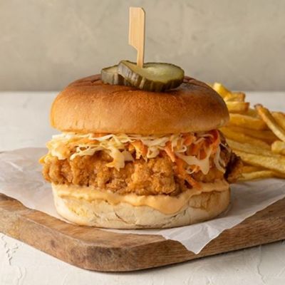Fried chicken burger από τον Άκη