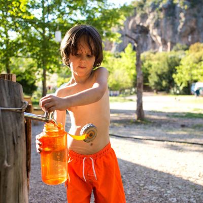 Πώς να καταλάβετε αν το παιδί σας είναι αφυδατωμένο — και πώς να το προλάβετε