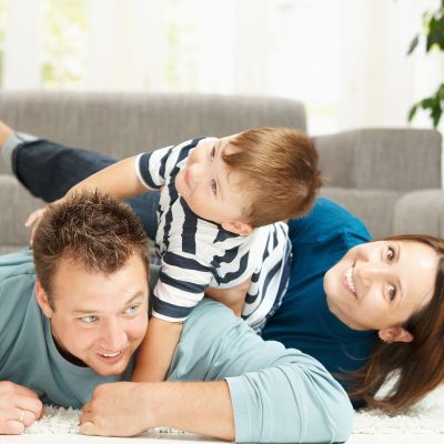 Μειώνεται ο αριθμός των παιδιών ανά οικογένεια στην ΕΕ και την Ελλάδα, σύμφωνα με την Eurostat