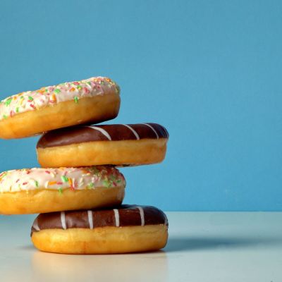 Πανεύκολα donuts μήλου με σοκολάτα - Xωρίς ζύμη, τηγάνισμα ή έξτρα ζάχαρη