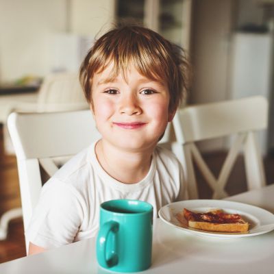 11 πρωτεϊνούχες ιδέες για σνακ και γεύματα που κρατούν τα παιδιά δυνατά και χορτάτα όλη μέρα