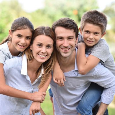 8 σημάδια που δείχνουν ότι σας θαυμάζουν τα παιδιά σας ακόμα κι αν δεν το παραδέχονται